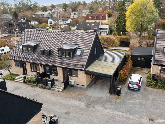 6 rok · 135 m² · Gyllenstiernas väg 3