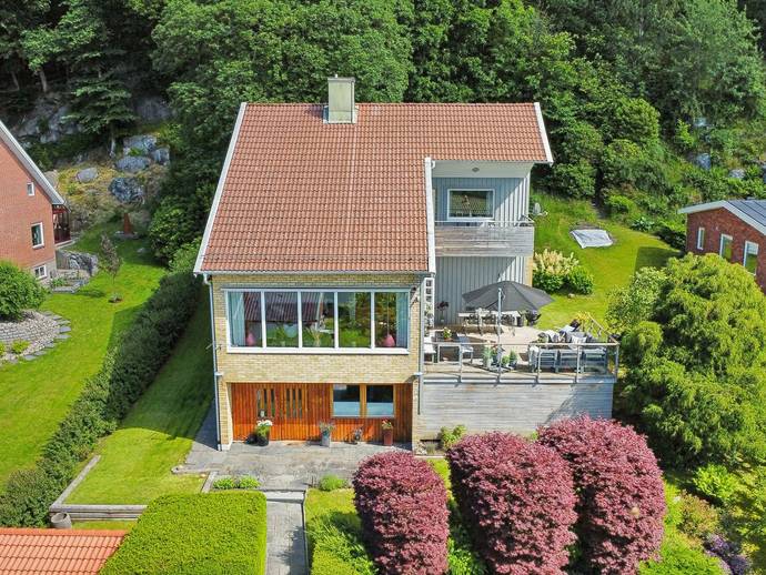 9 rok · 231 m² · Solnedgången 22