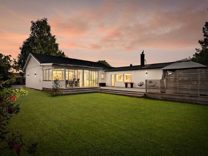 7 rok · 153 m² · Vallvägen 12