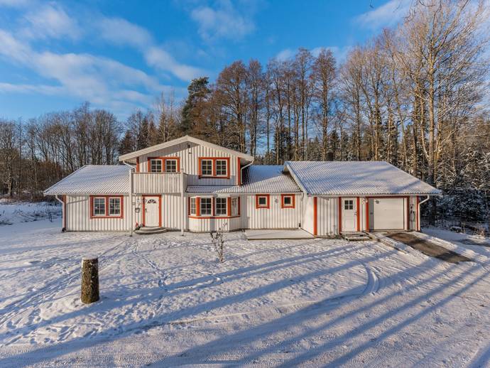 7 rok · 184 m² · Bäckabo 12