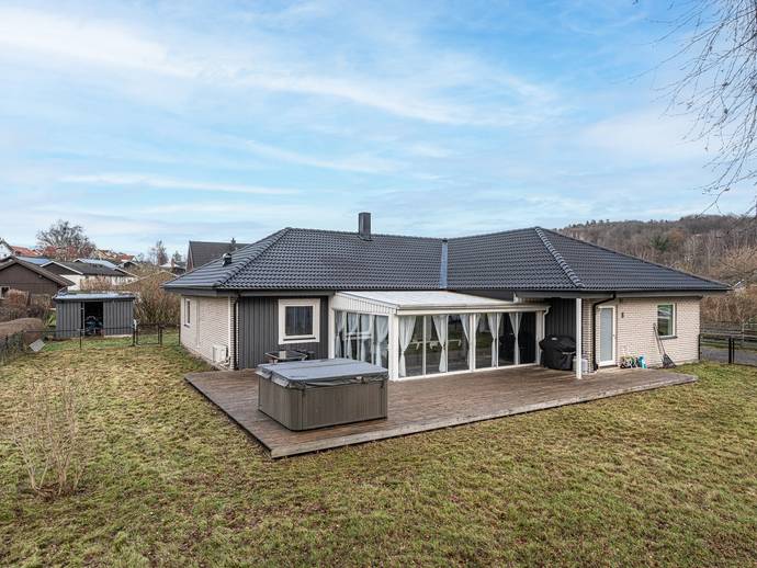 6 rok · 170 m² · Spraglerödsvägen 8