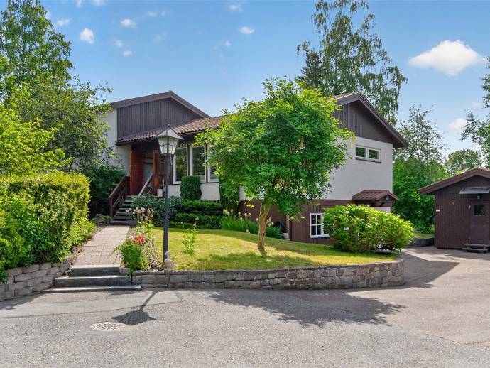 8 rok · 159 m² · Trollvägen 8A