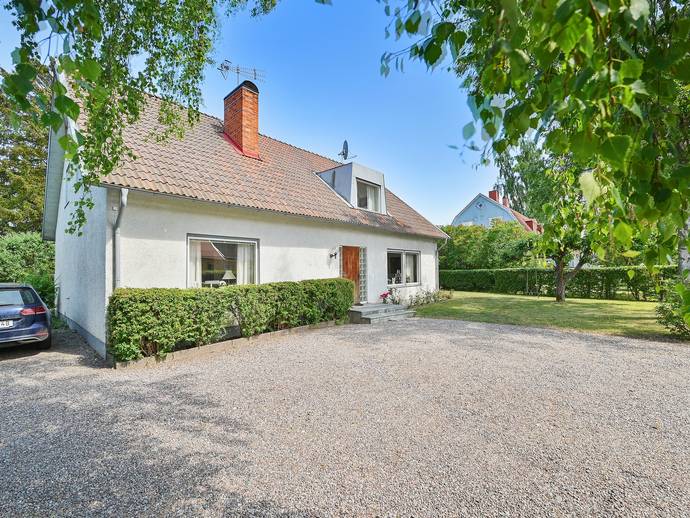 9 rok · 220 m² · Tellusvägen 32A
