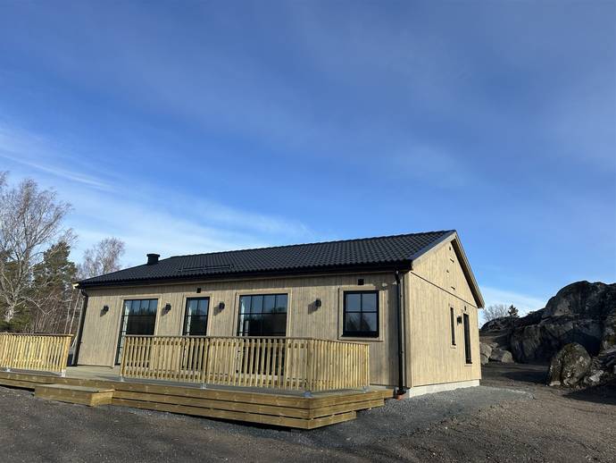 4 rok · 84 m² · Trästa broväg 124