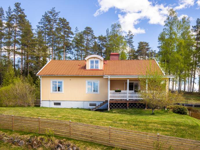 7 rok · 100 m² · Navarevägen 18