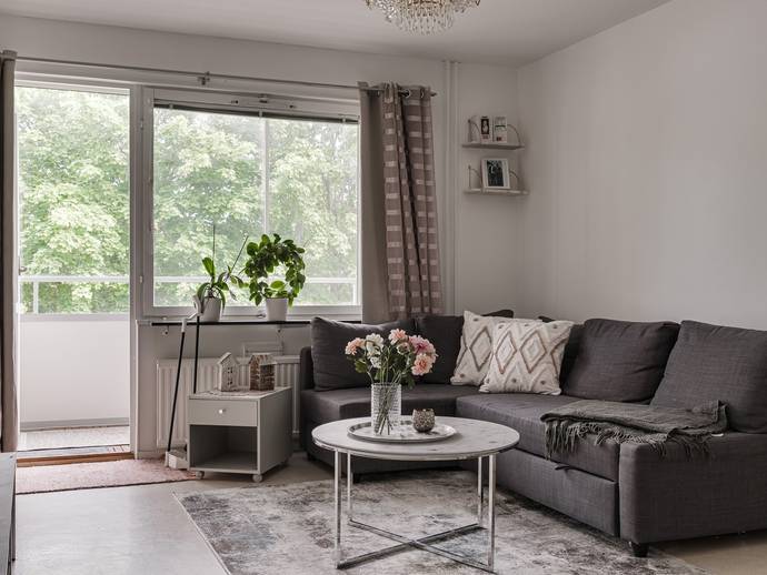 1 rok · 44,5 m² · Sätrahöjden 27