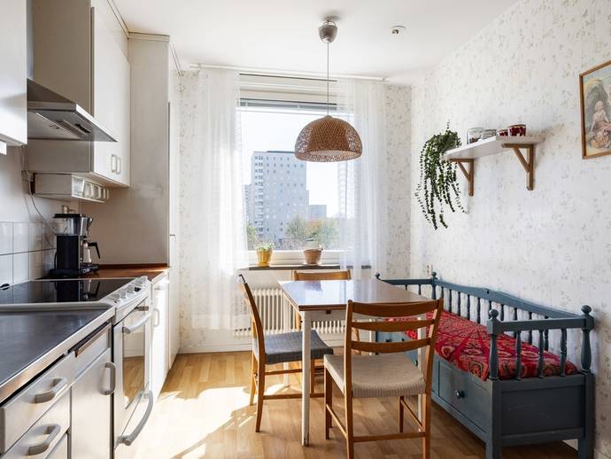 4 rok · 87 m² · Sandfjärdsgatan 33, 3 tr