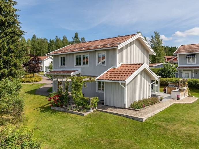 5 rok · 122 m² · Nyponstigen 9B
