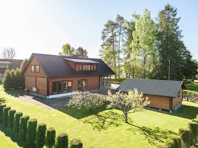6 rok · 260 m² · Högvägen 8
