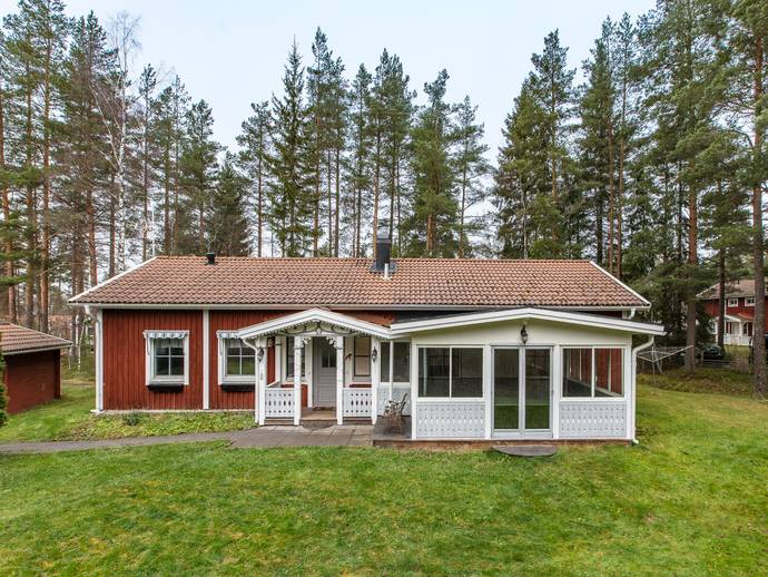 4 rok · 102 m² · Halvarsvägen 15