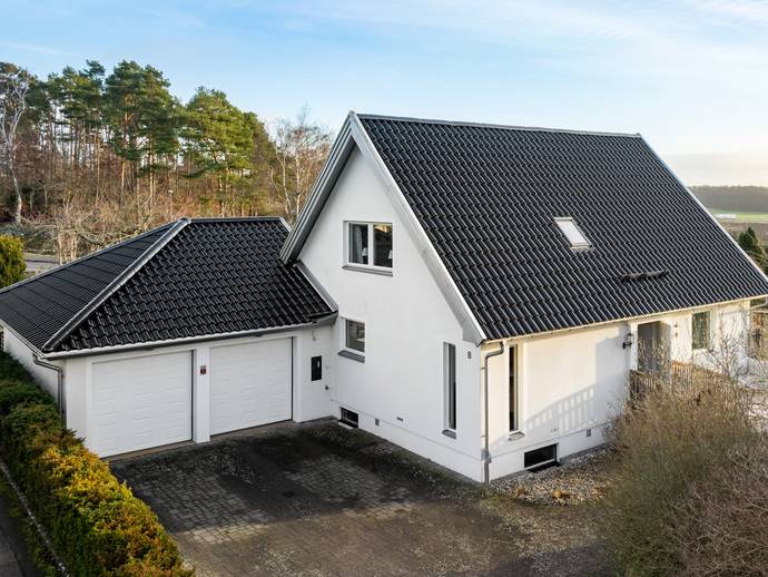 6 rok · 145 m² · Jons väg 8