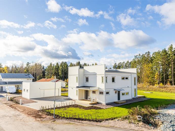 6 rok · 184 m² · Grankullevägen 7