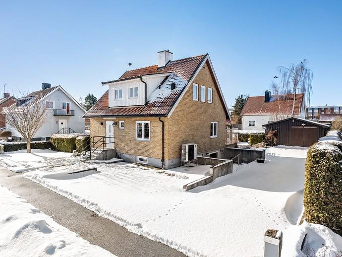 4 rok · 110 m² · Adelsbergsvägen 20