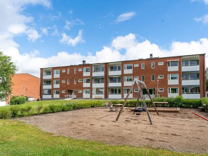 3 rok · 81 m² · Lötgårdarna 7