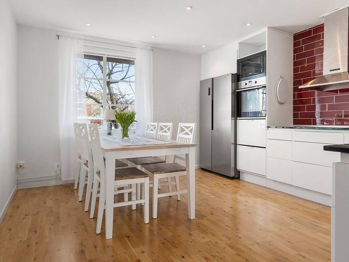 3 rok · 85 m² · Hagagatan 8F