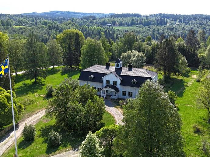 8 rok · 230 m² · Västanå 121