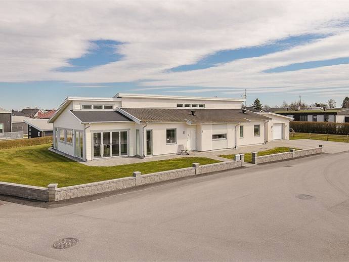 6 rok · 172 m² · Violvägen 3