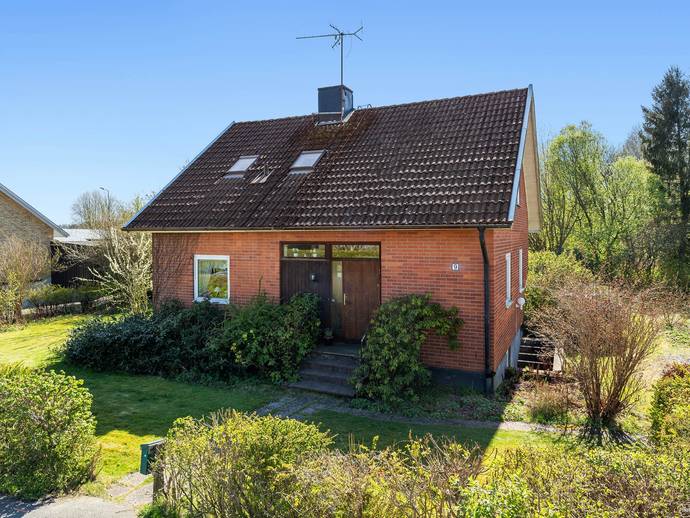 6 rok · 98 m² · Ringvägen 9