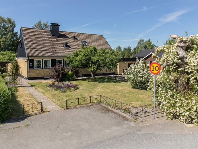 6 rok · 157 m² · Skiljevägen 1