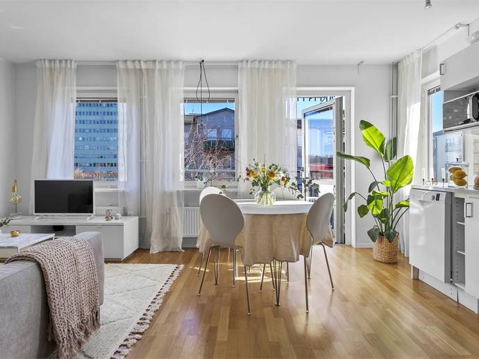 1 rok · 40 m² · Munkhättevägen 25 B