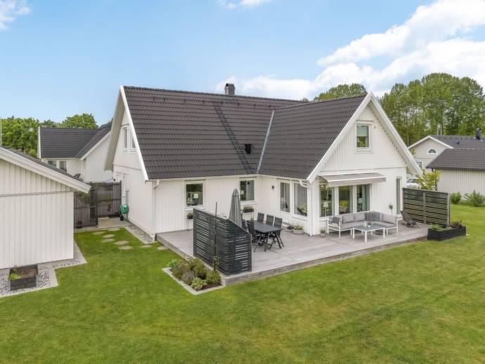 7 rok · 195 m² · Kvarnfallsvägen 11