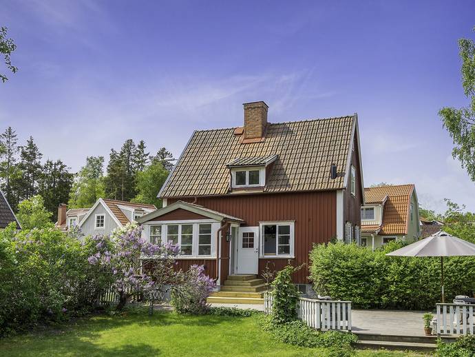 3 rok · 105 m² · Häradsdomarvägen 15