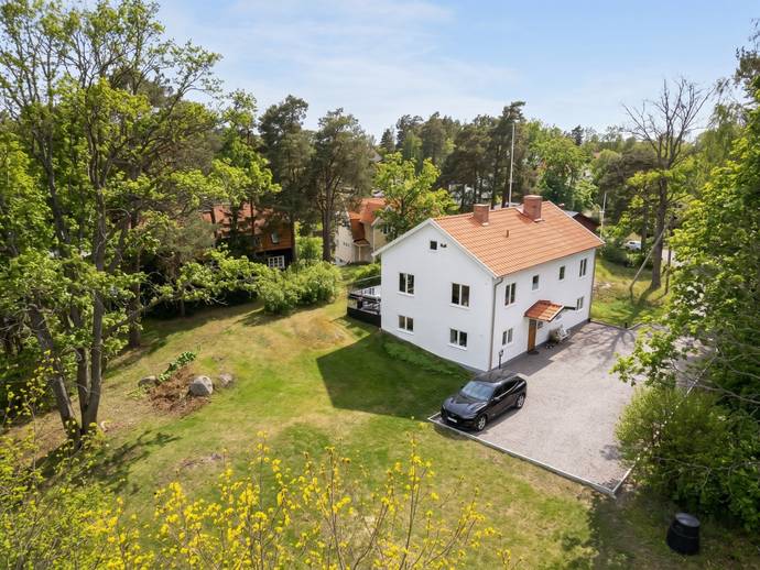 7 rok · 190 m² · Solstigen 4