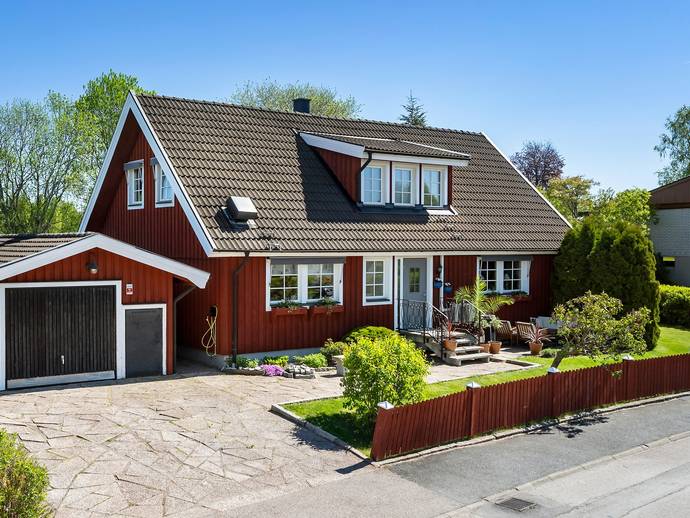 140 m² · Bandvägen 12