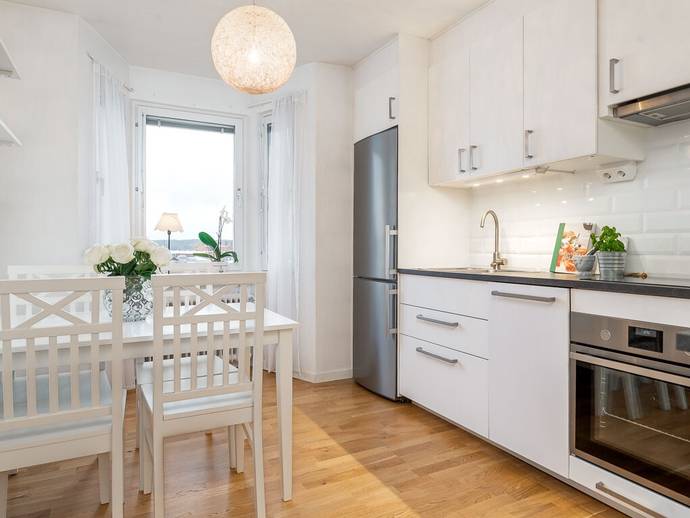 1 rok · 37,2 m² · Kolonivägen 7