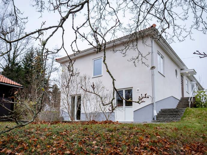8 rok · 129 m² · Furuvägen 7