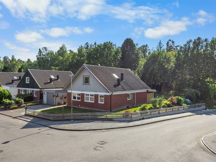 4 rok · 131 m² · Hökbursvägen 16