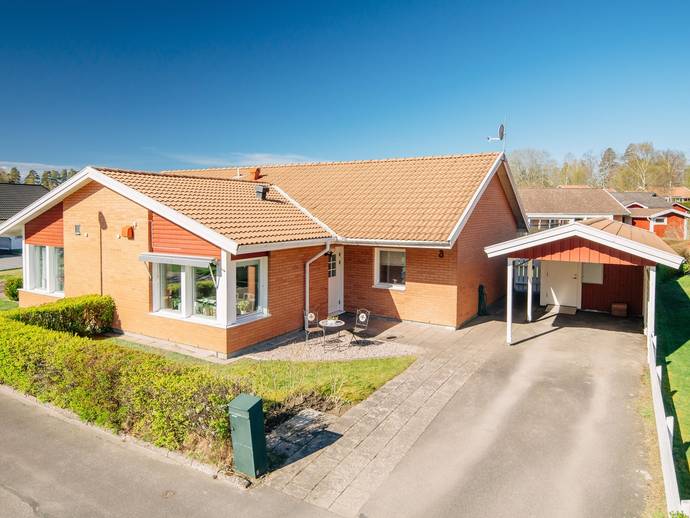 3 rok · 77 m² · Isbanevägen 3