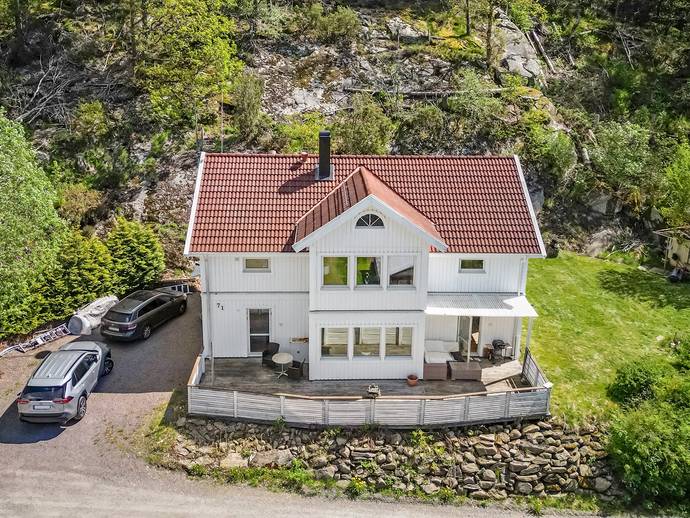 6 rok · 186 m² · Gamla Hällesåkersvägen 71