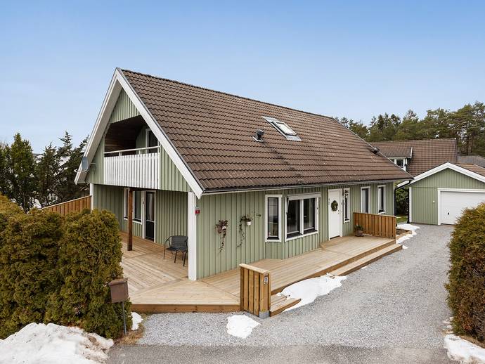 6 rok · 153 m² · Alfridas väg 12