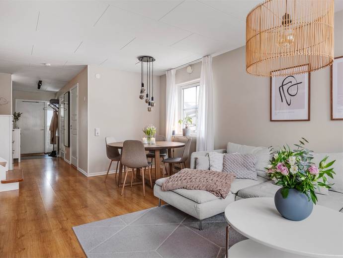 4 rok · 79 m² · Fredagsvägen 7