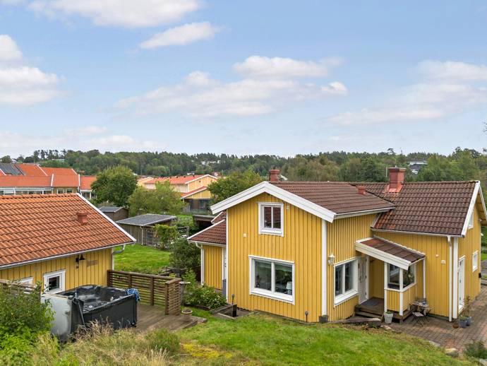 7 rok · 105 m² · Lindomebyvägen 14