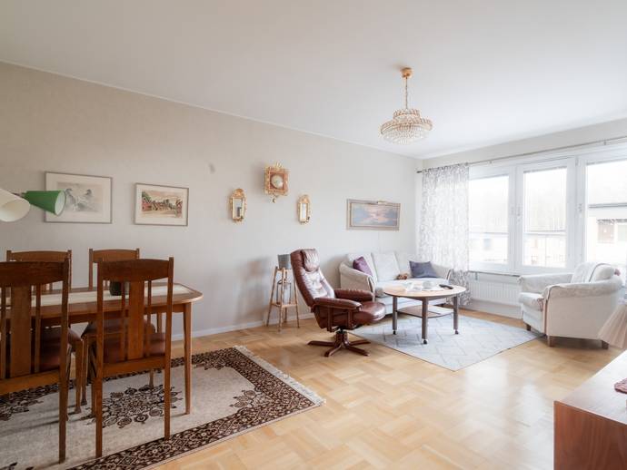 3 rok · 75 m² · Oppeby gård 43