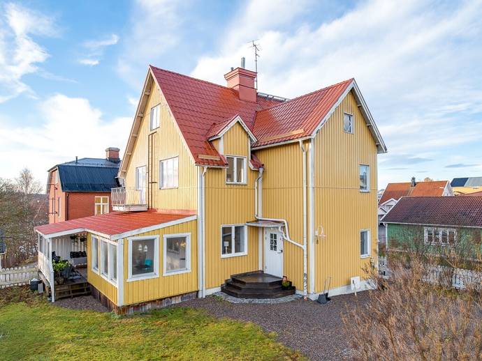 8 rok · 162 m² · Åsgatan 8