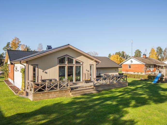6 rok · 150 m² · Radhusvägen 4