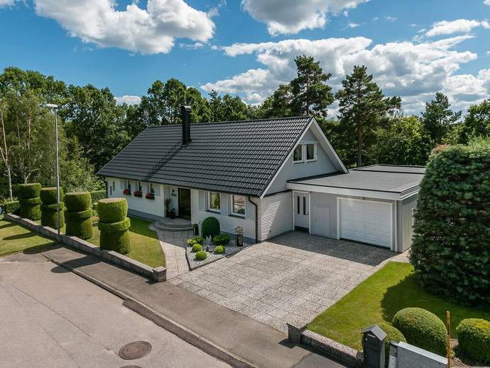 6 rok · 153 m² · Skogshallsvägen 9