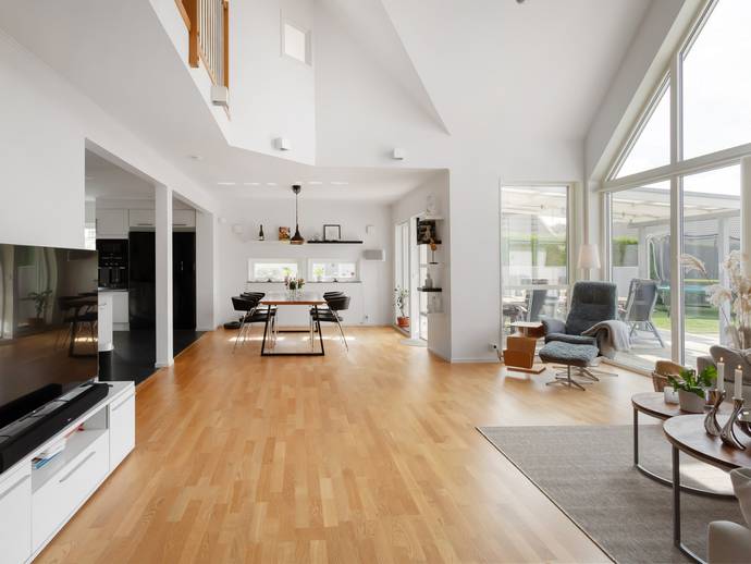 6 rok · 169 m² · Hovslagaregatan 7