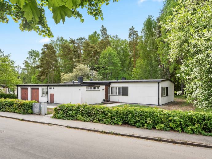 6 rok · 143 m² · Tallbacksvägen 8