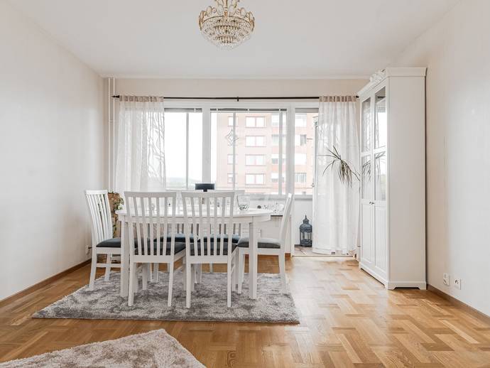 2 rok · 65 m² · Västra Vägen 64