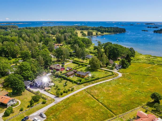 6 rok · 166 m² · Åkervägen 8