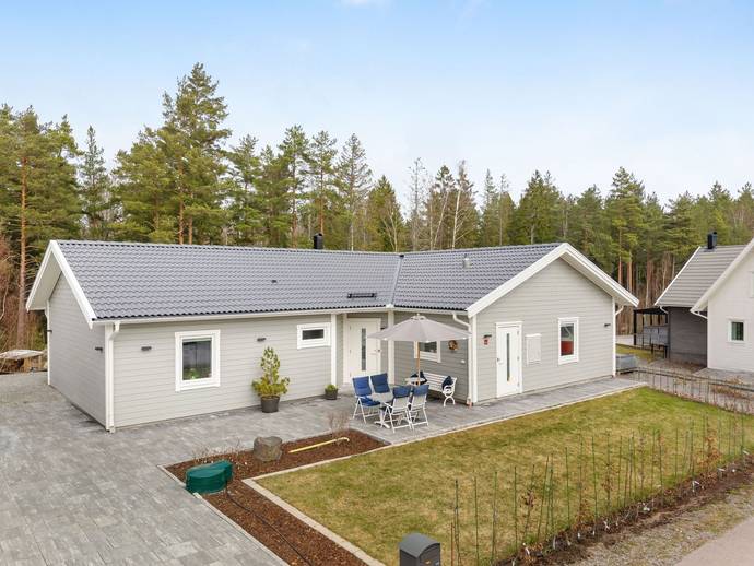 6 rok · 162 m² · Ormbunksvägen 9