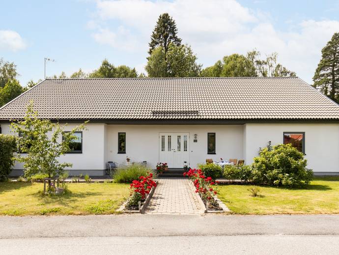 8 rok · 250 m² · Hagavägen 8