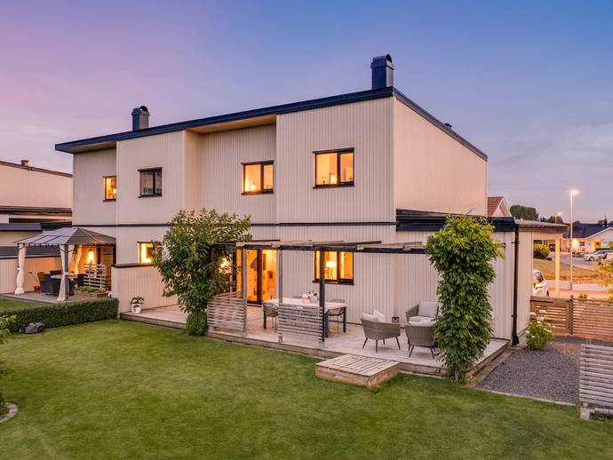 5 rok · 126 m² · Segrells väg 17A