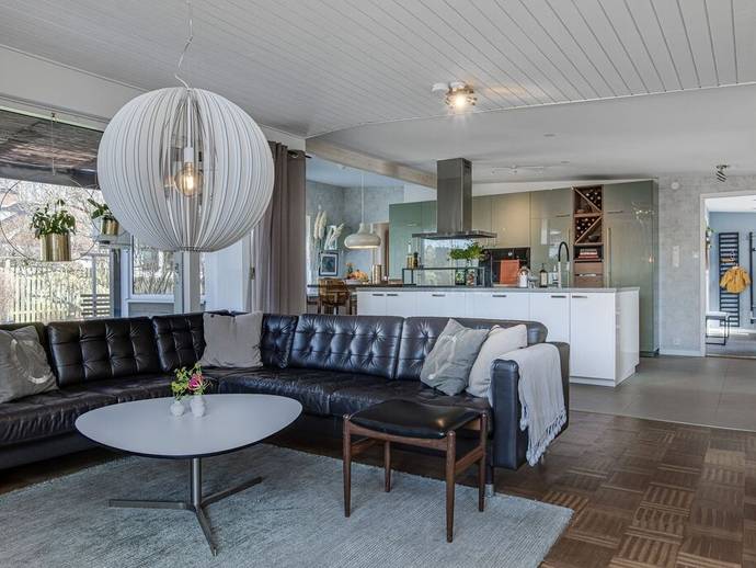 6 rok · 155 m² · Överstevägen 9