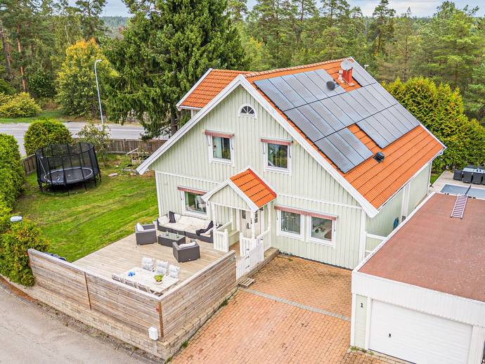 6 rok · 175 m² · Ormbunkstigen 1
