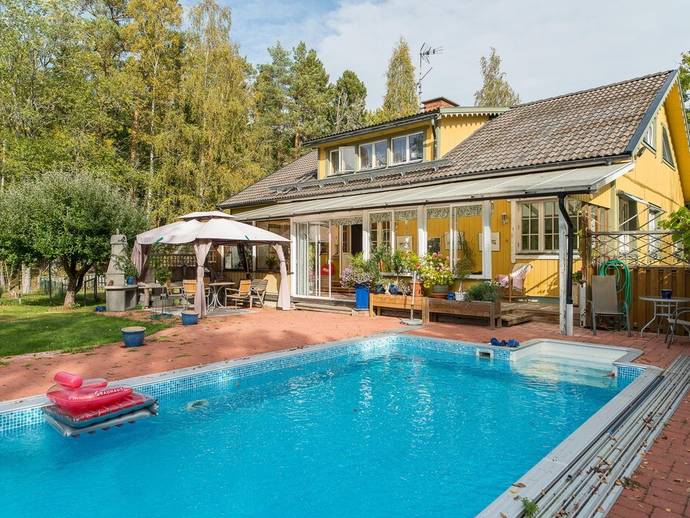 8 rok · 200 m² · Fornbo Karljohansvägen 60 A